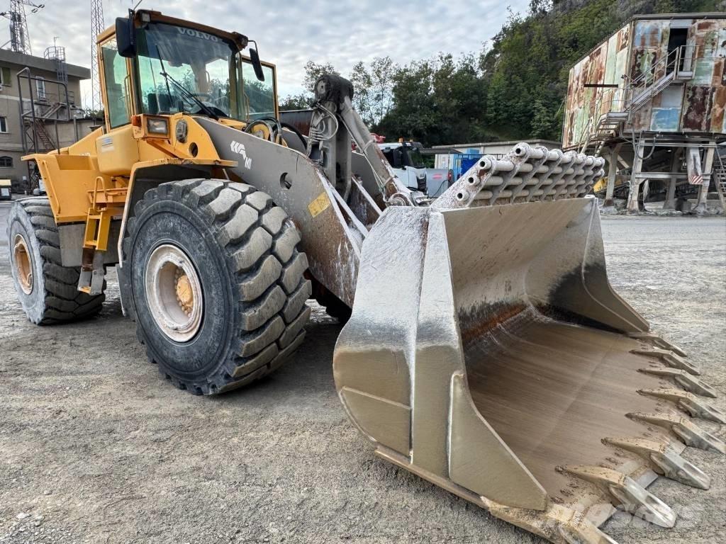 Volvo L 220 E Kolové nakladače