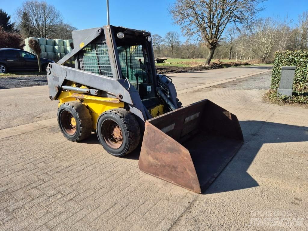 New Holland LS 160 Smykem řízené nakladače