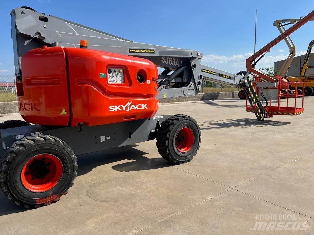 SkyJack SJ63AJ Kloubové plošiny