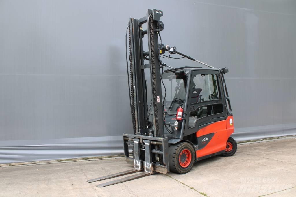 Linde E50HL-01 Akumulátorové vozíky