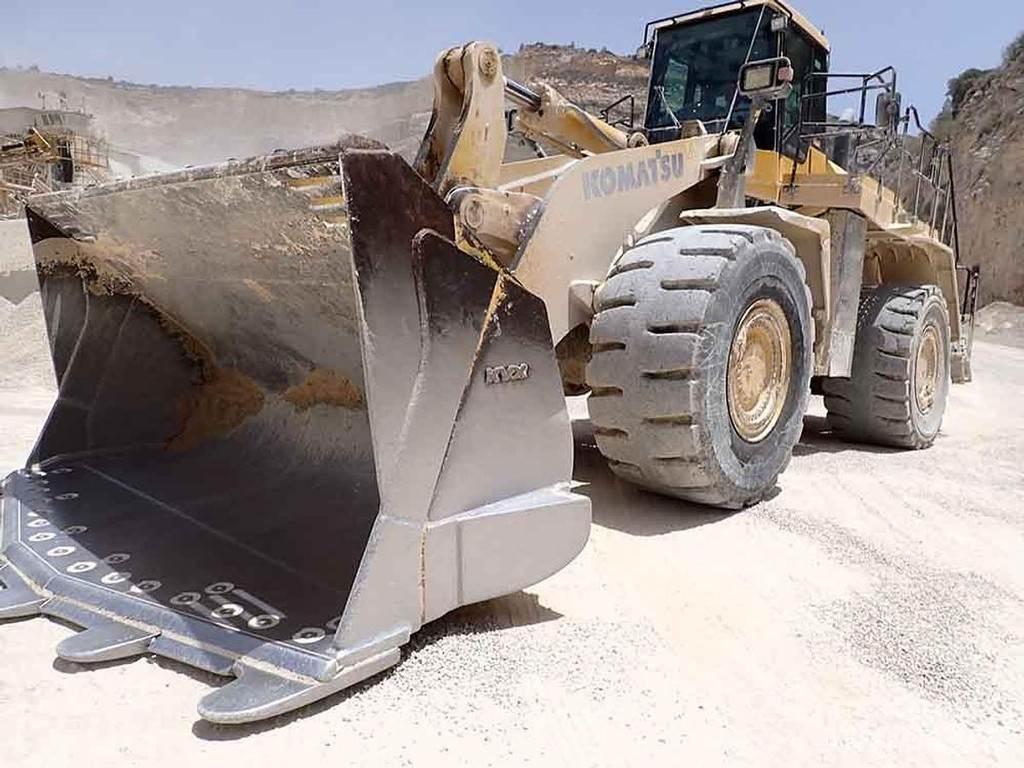 Komatsu WA600-8EO Kolové nakladače