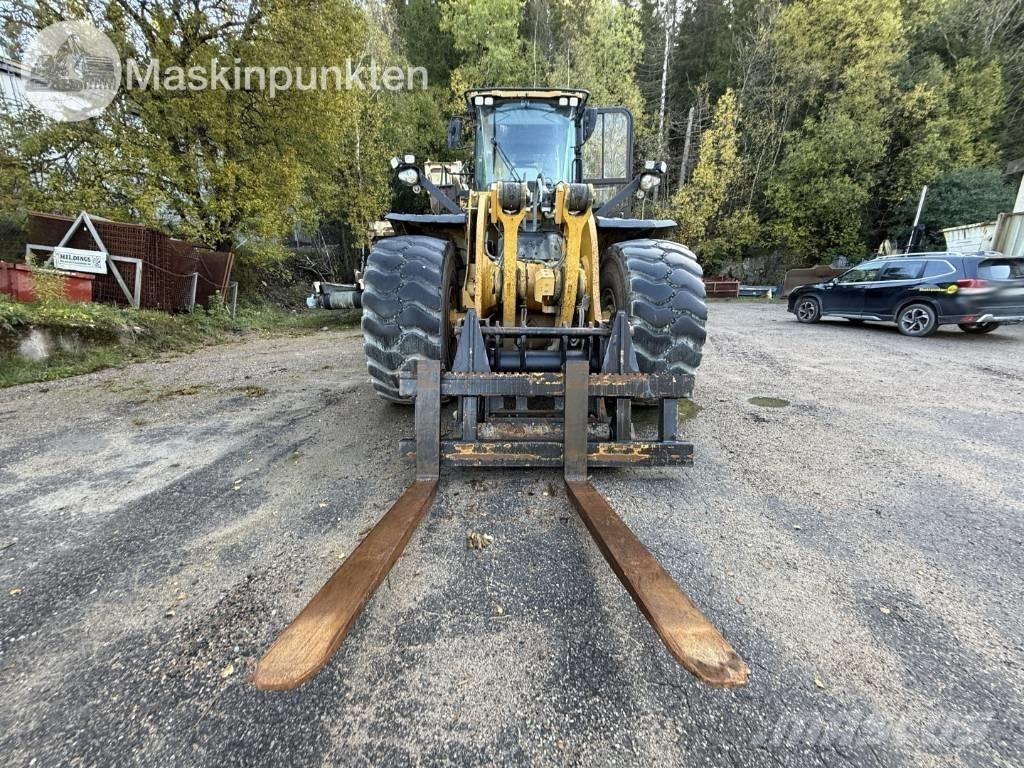 CAT 980 Kolové nakladače