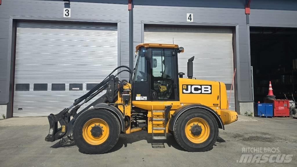 JCB 411 Kolové nakladače