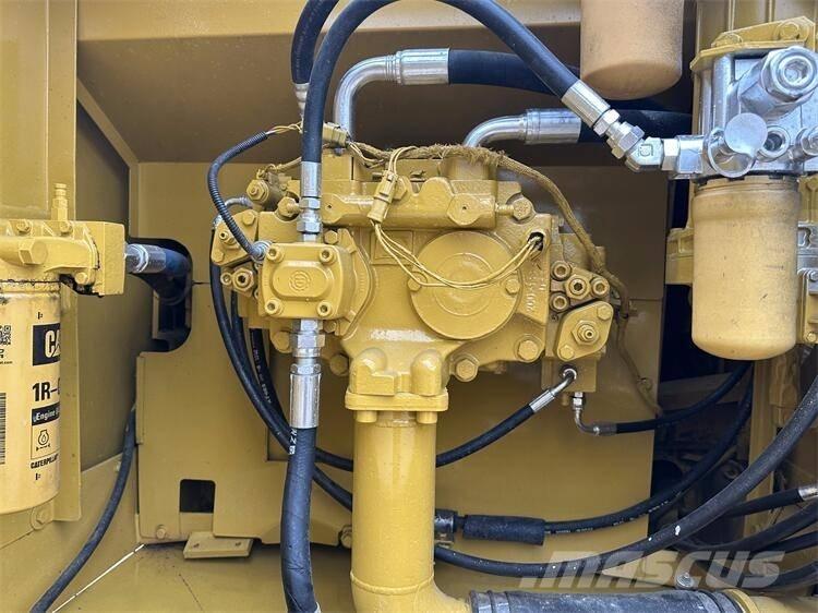 CAT 326D Pásová rýpadla