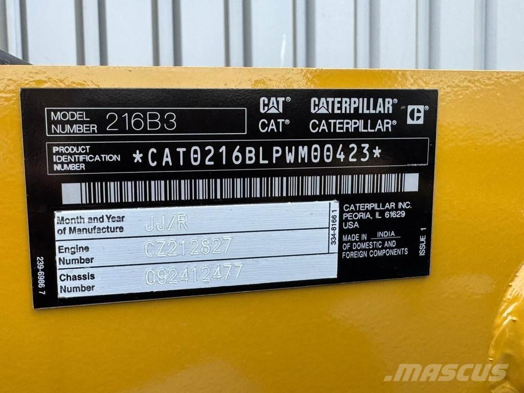CAT 216B3 Kolové nakladače