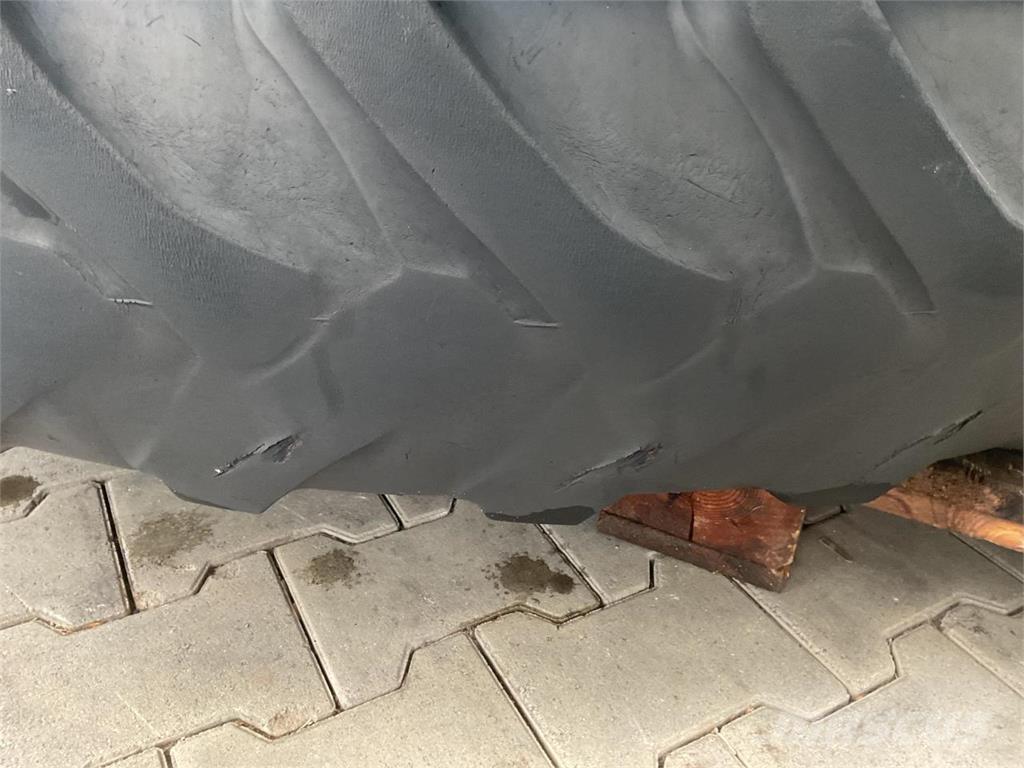 Alliance 12.4R52 Pneumatiky, kola a ráfky