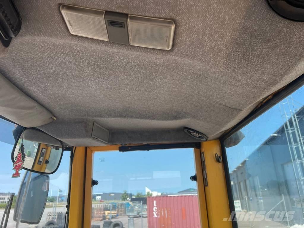 Volvo L 70 C Kolové nakladače