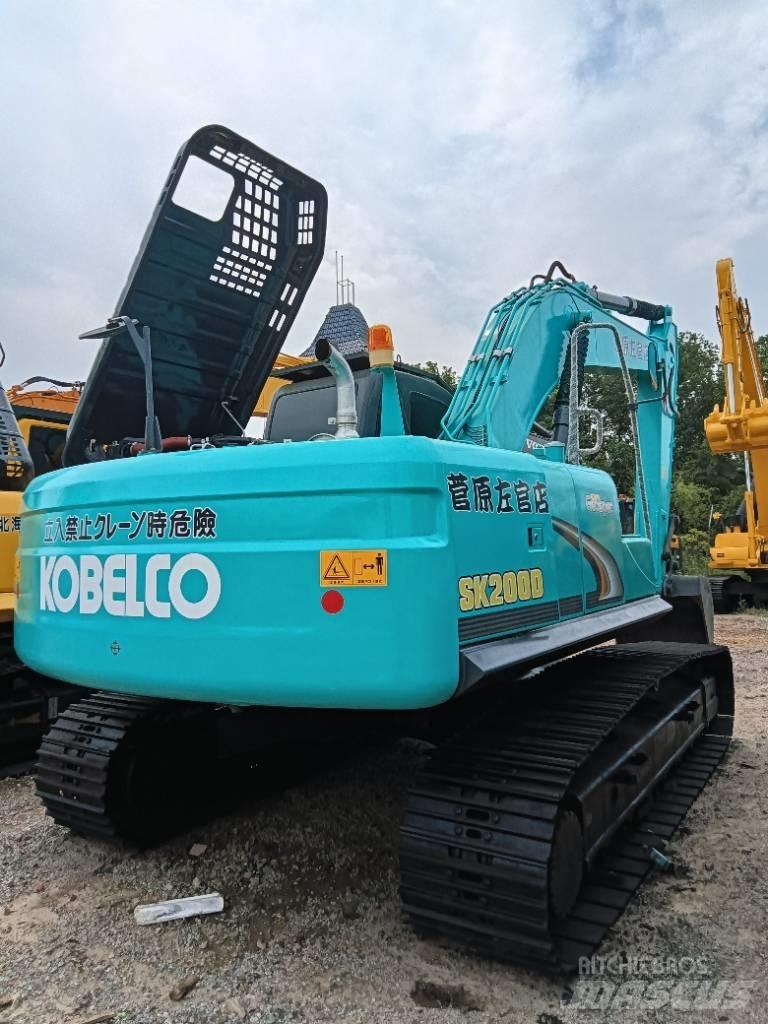 Kobelco SK 200D Midi rýpadla 7t - 12t