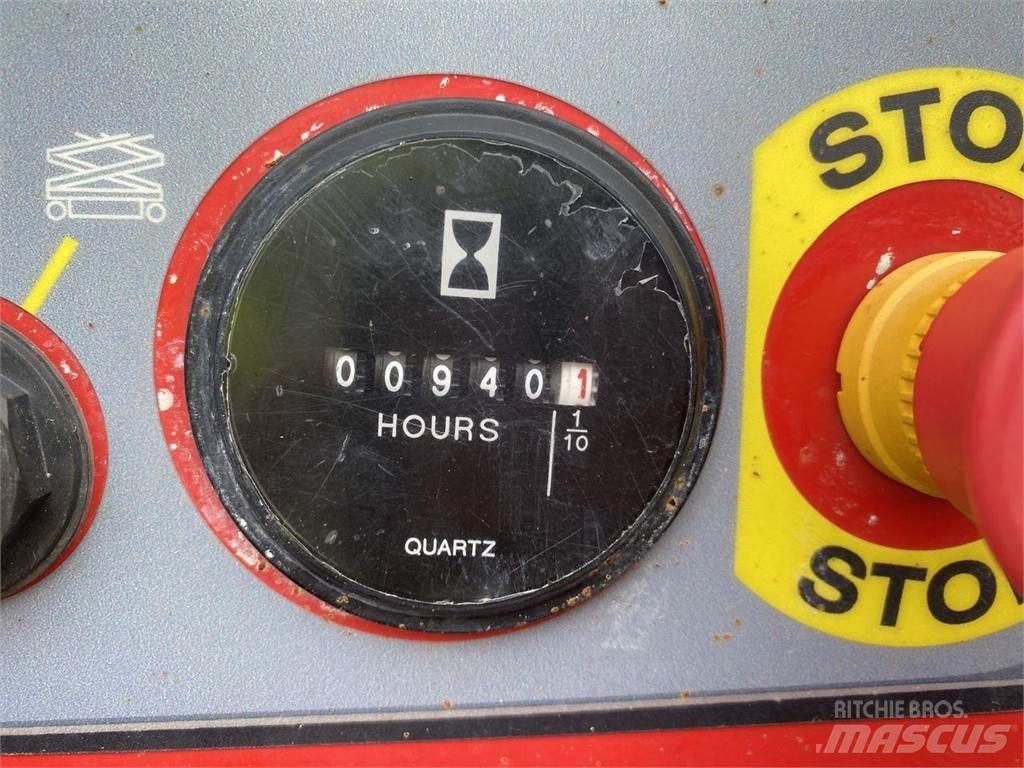 Manitou 140SC Nůžková zvedací plošina