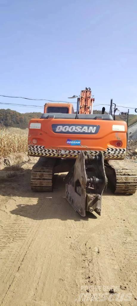 Doosan DX 225LC Pásová rýpadla