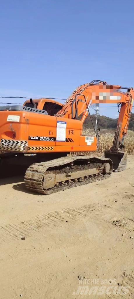 Doosan DX 225LC Pásová rýpadla