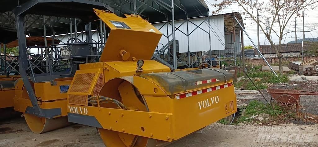 Volvo DD110 Tandemové válce