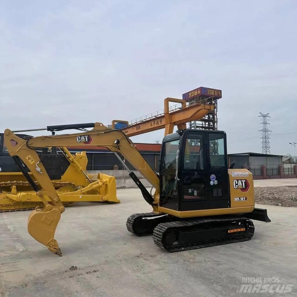 CAT 305.5 Mini rýpadla < 7t