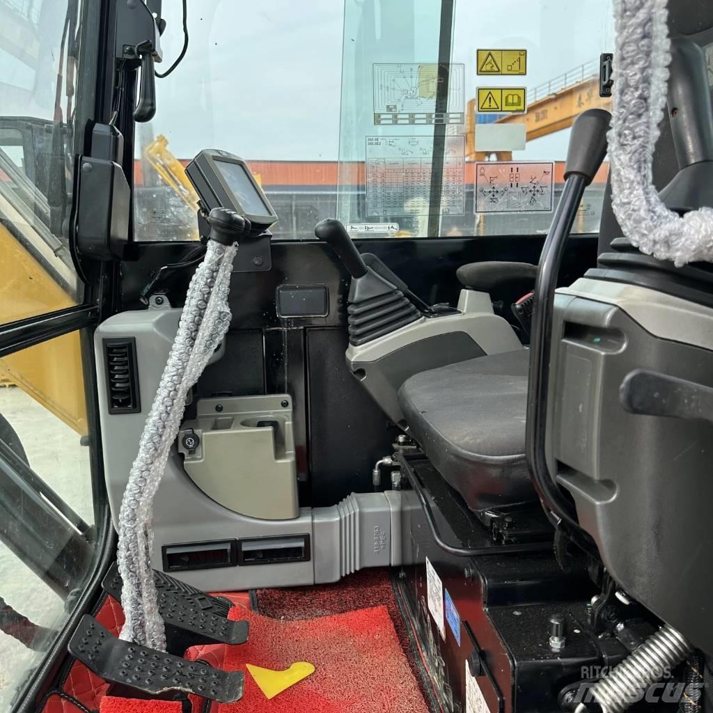 CAT 305.5 Mini rýpadla < 7t