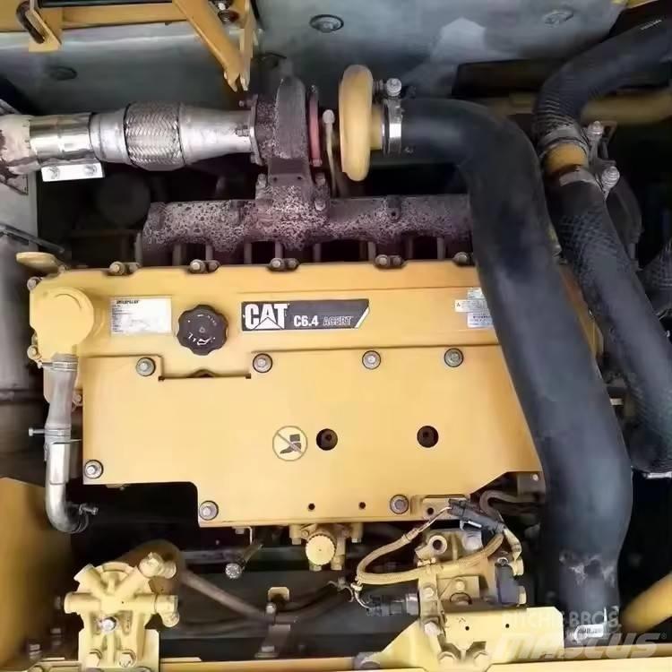 CAT 325 D Pásová rýpadla