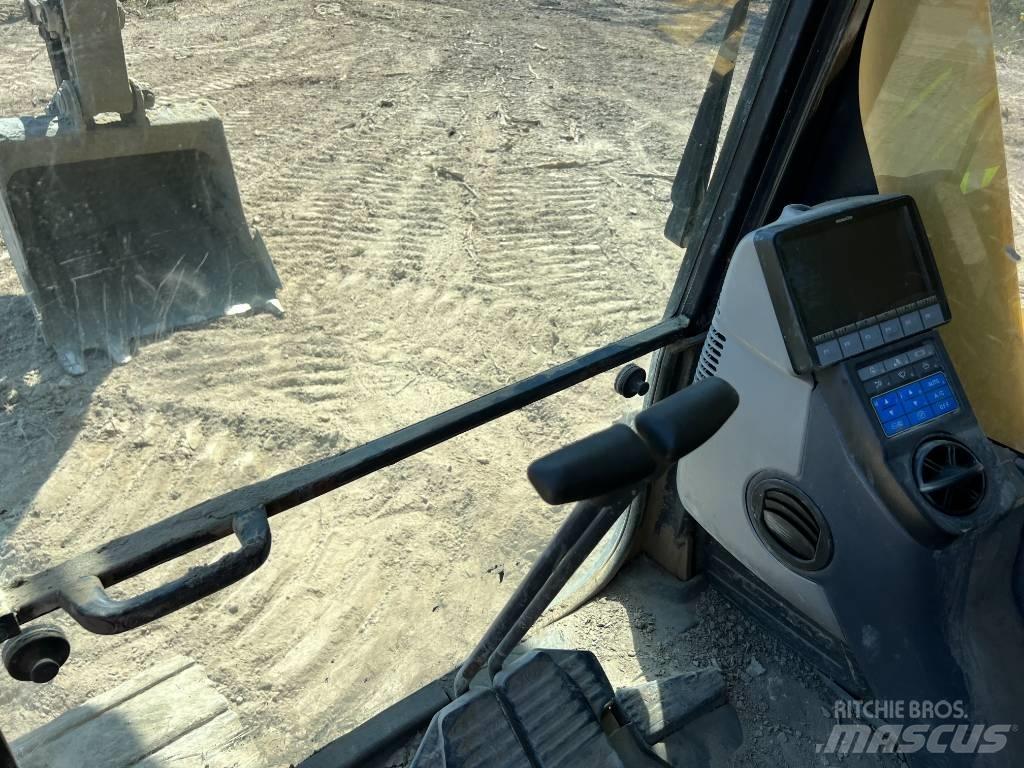 Komatsu PC240LC-10 Pásová rýpadla