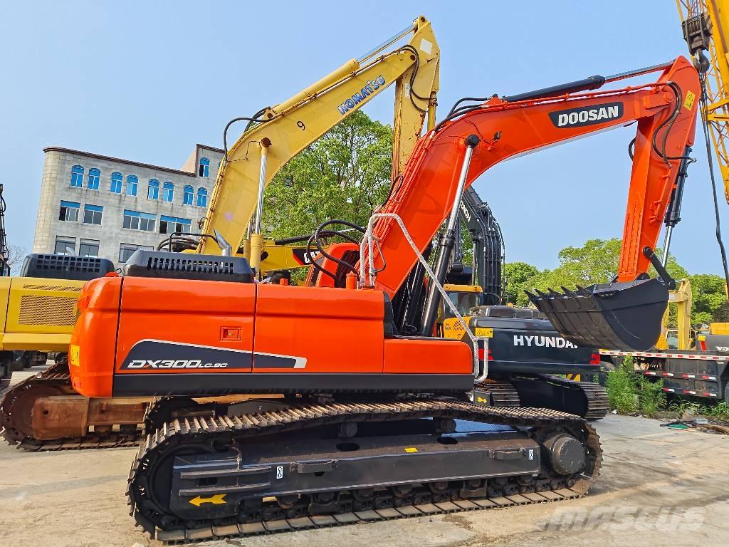 Doosan DX 300 LC Pásová rýpadla