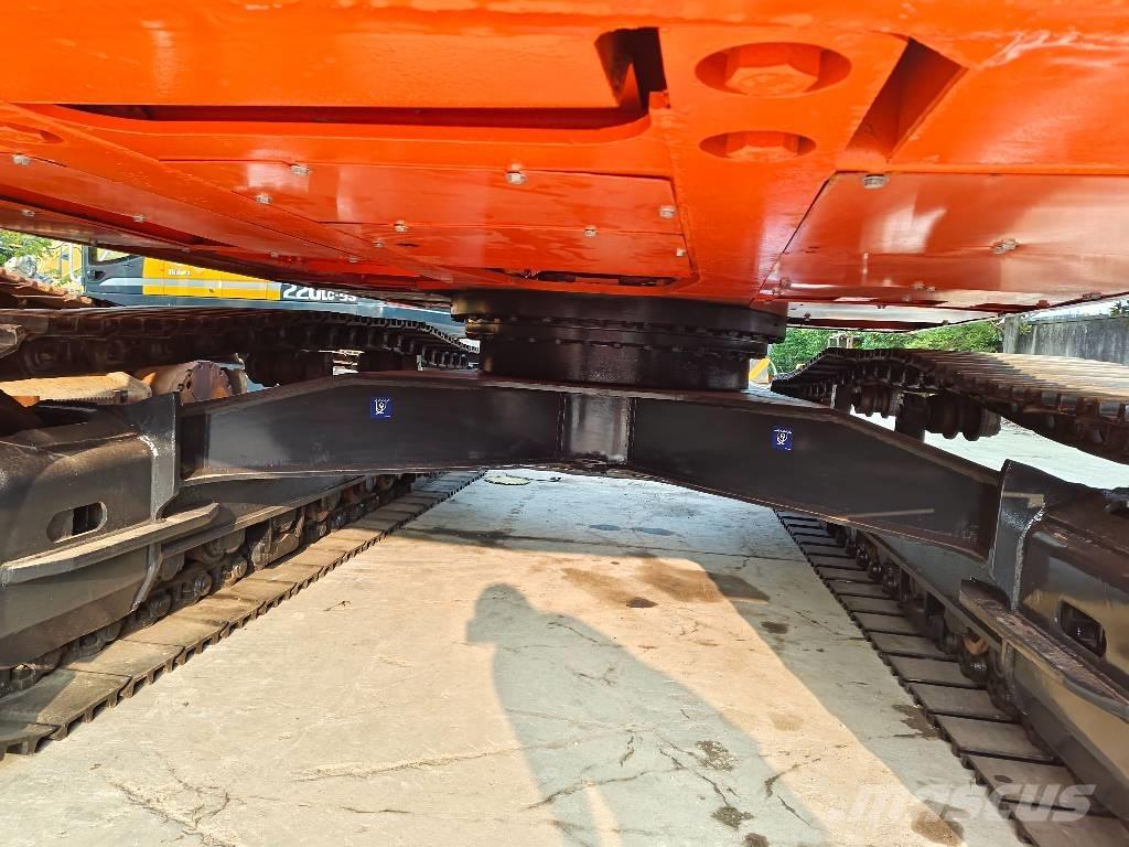 Doosan DX 300 LC Pásová rýpadla