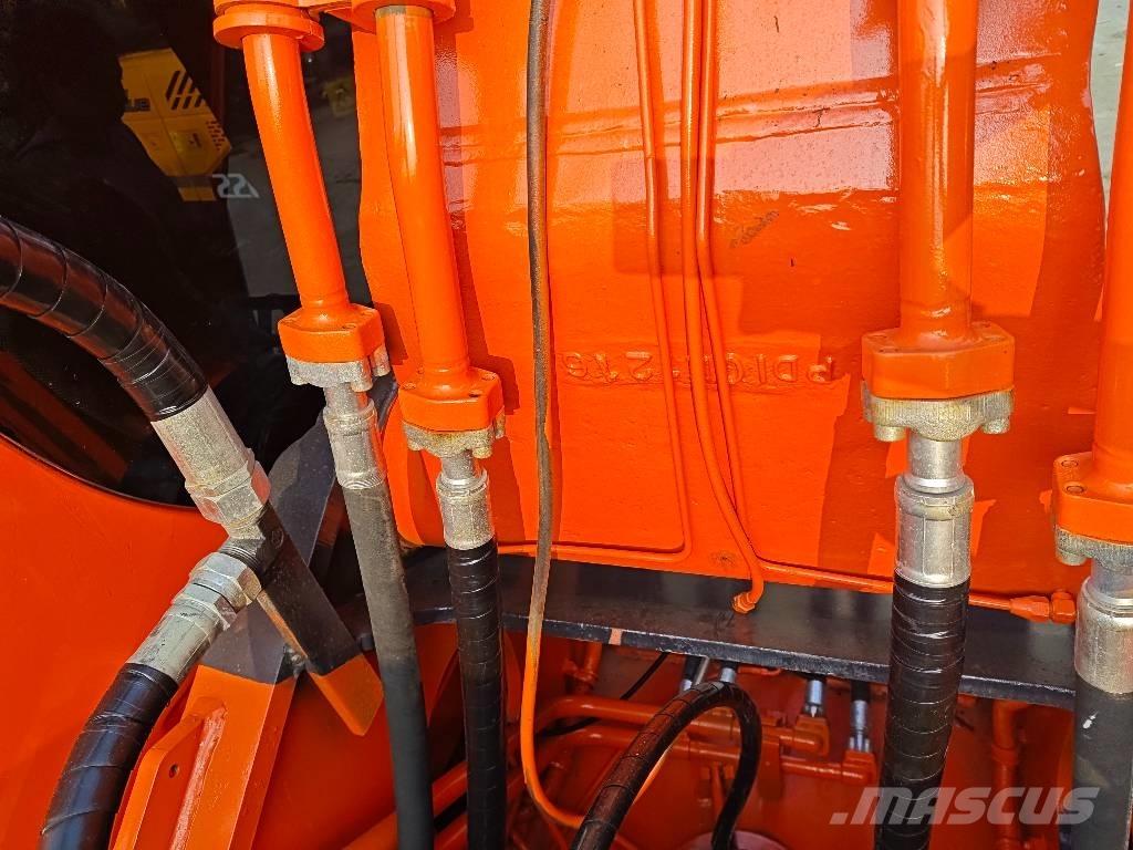 Doosan DX 300 LC Pásová rýpadla