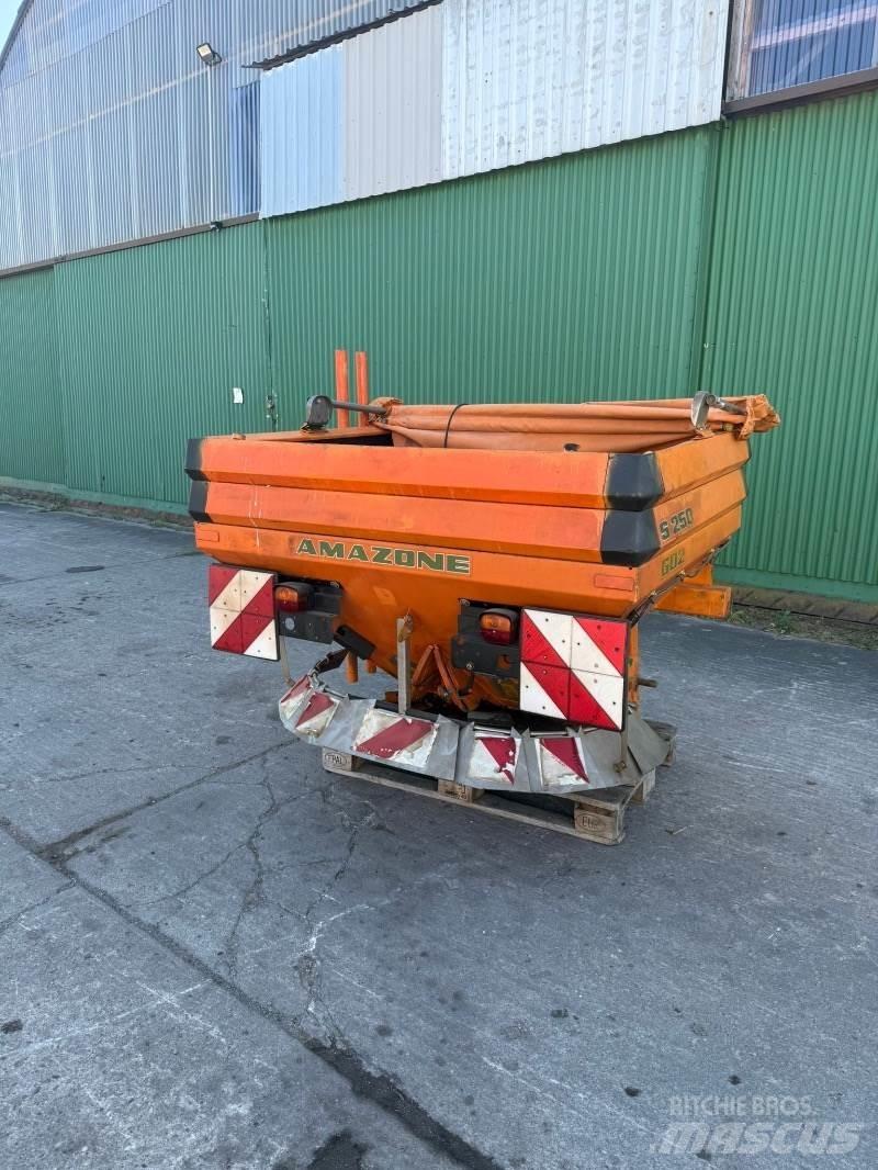 Amazone ZA XS Sypače písku a soli
