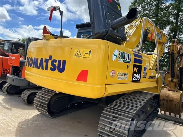Komatsu PC 200-8 Pásová rýpadla