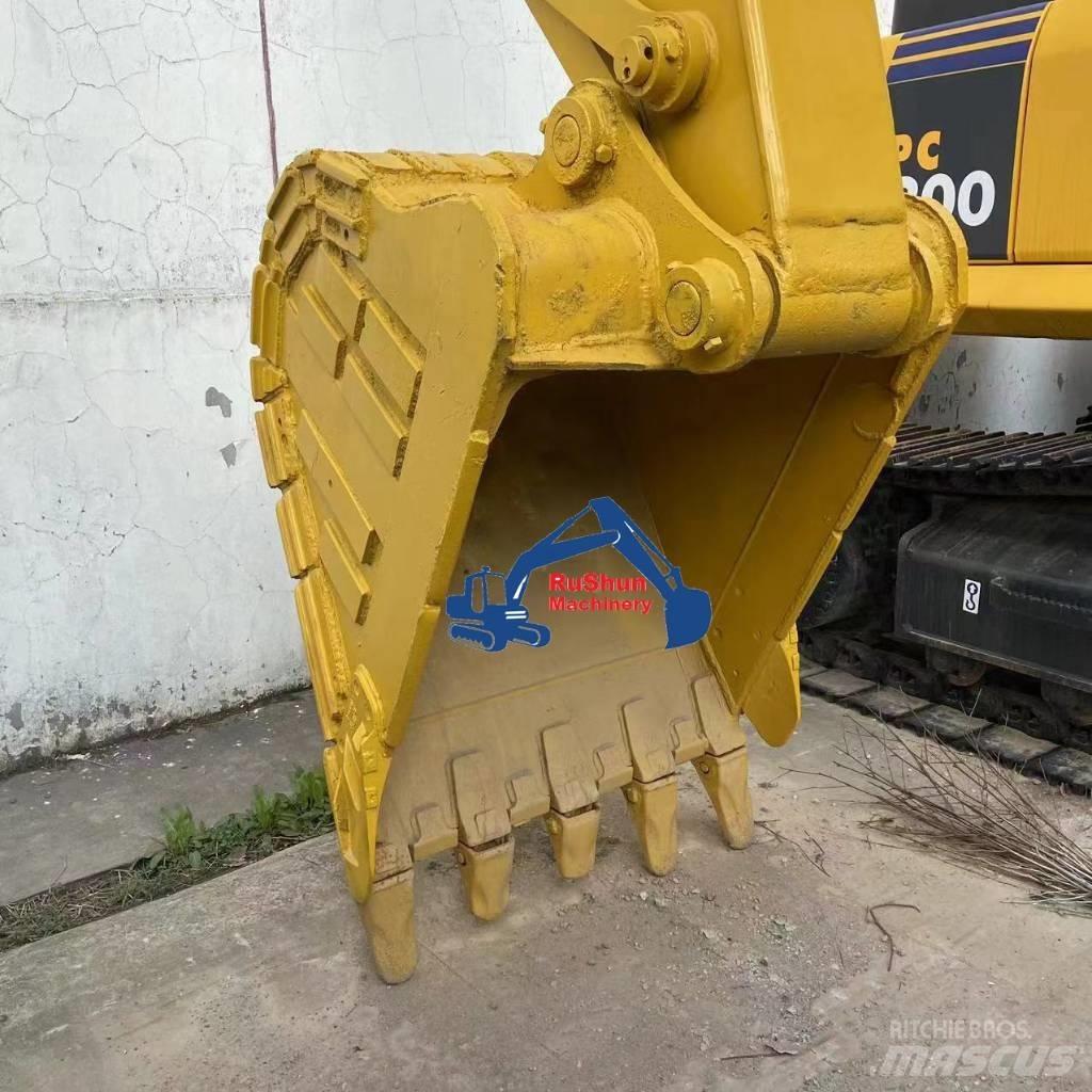 CAT 323D Pásová rýpadla
