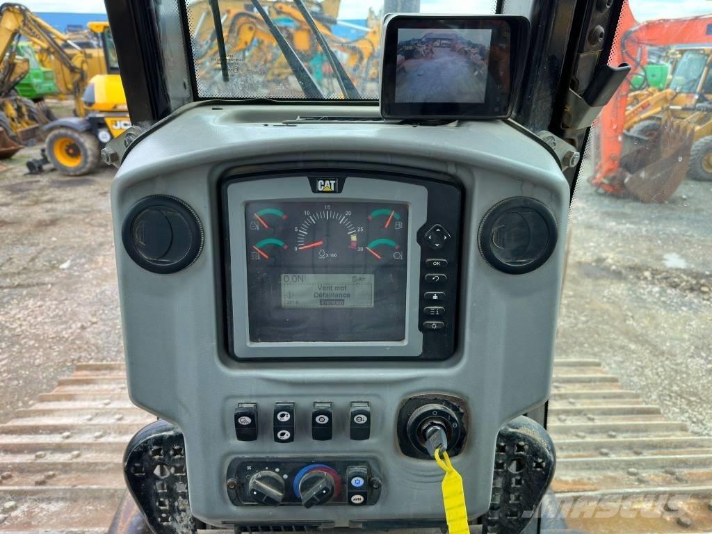 CAT D 6 N LGP Pásové dozery