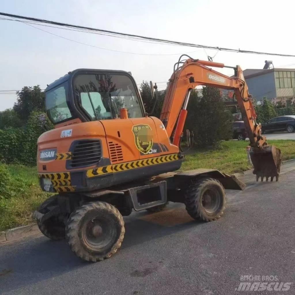 Doosan DX60W Kolová rýpadla