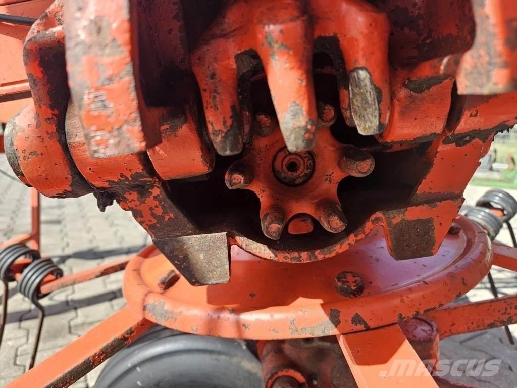 Kuhn GF 8501 MH Obraceče a shrabovače sena