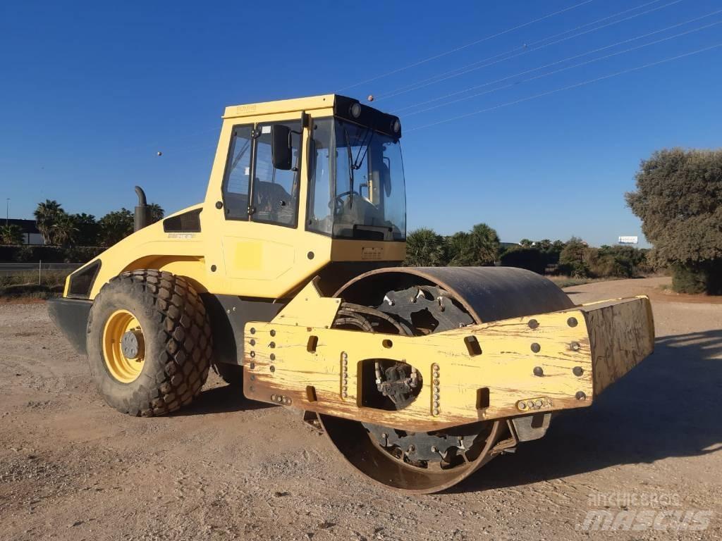 Bomag BW 216 D-4 Půdní kompaktory