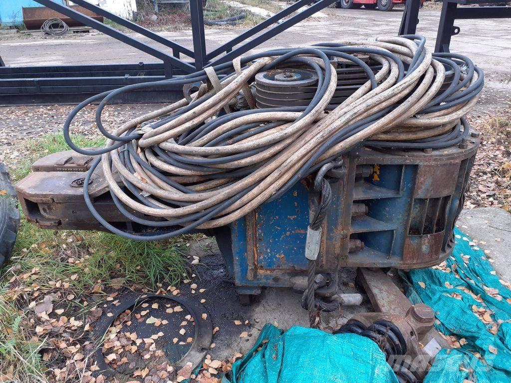  Tomen VM2-2000 Hydraulická beranidla na zatloukání pilotů