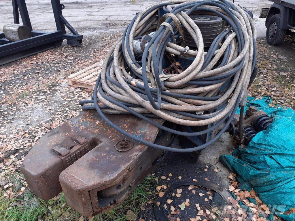  Tomen VM2-2000 Hydraulická beranidla na zatloukání pilotů