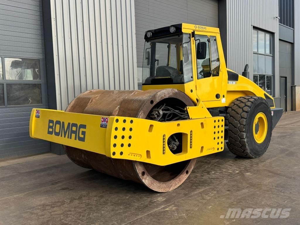 Bomag BW226 Tahačové válce
