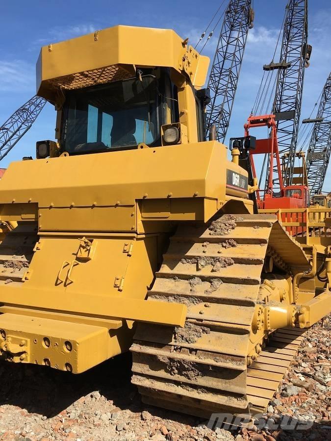 CAT D 6 R Pásové dozery