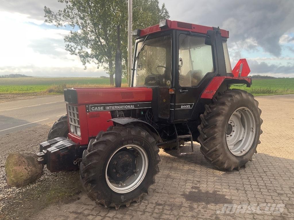 Case IH 844 xla Traktory