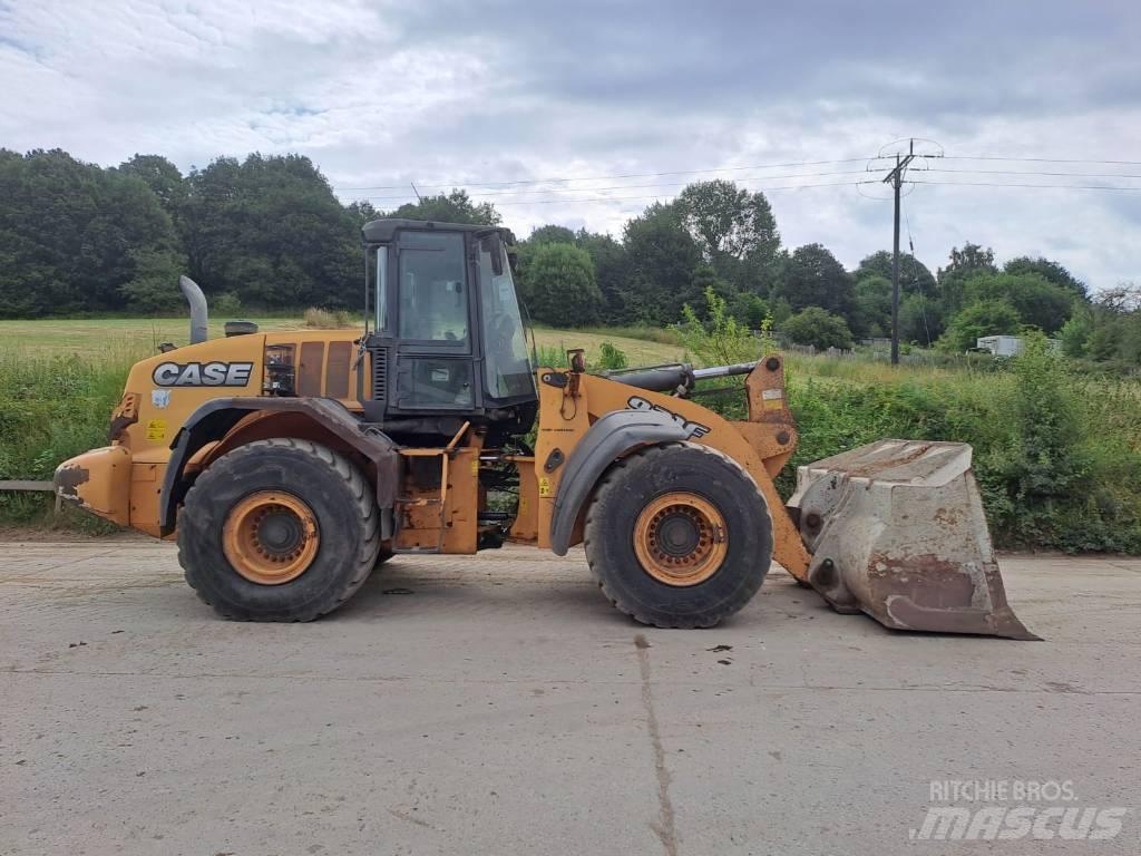 CASE 921 F Kolové nakladače