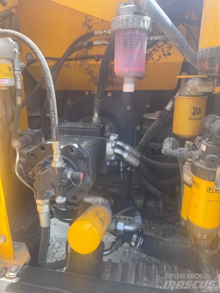 JCB JS 131 LC Pásová rýpadla