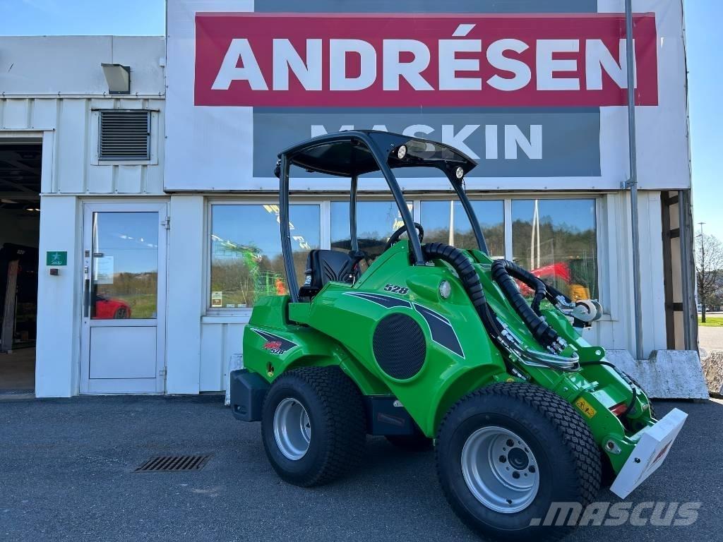 Avant 528 Smykem řízené nakladače
