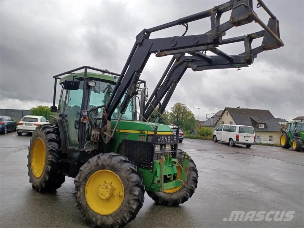 John Deere 6110SE Traktory