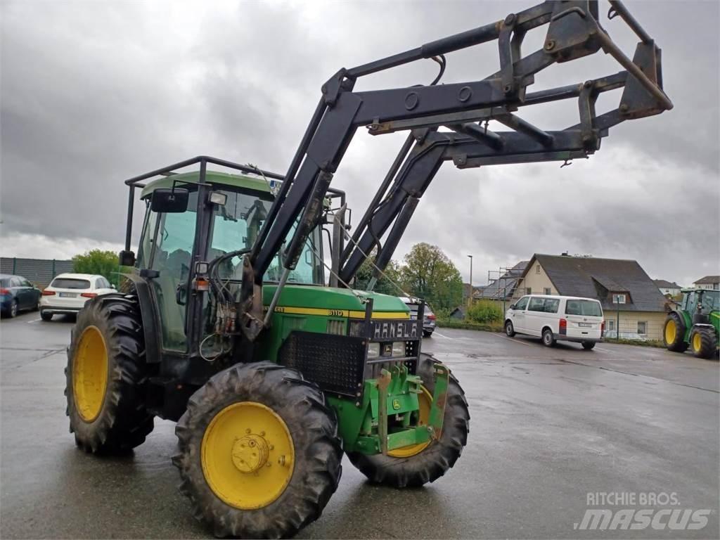 John Deere 6110SE Traktory