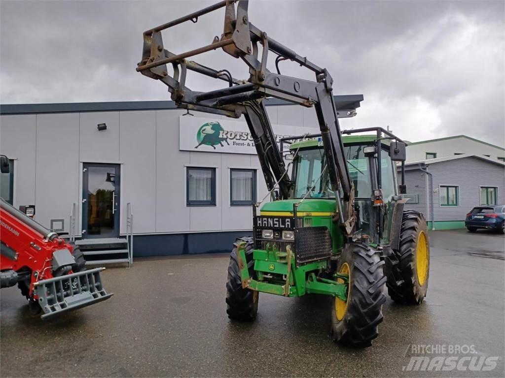 John Deere 6110SE Traktory