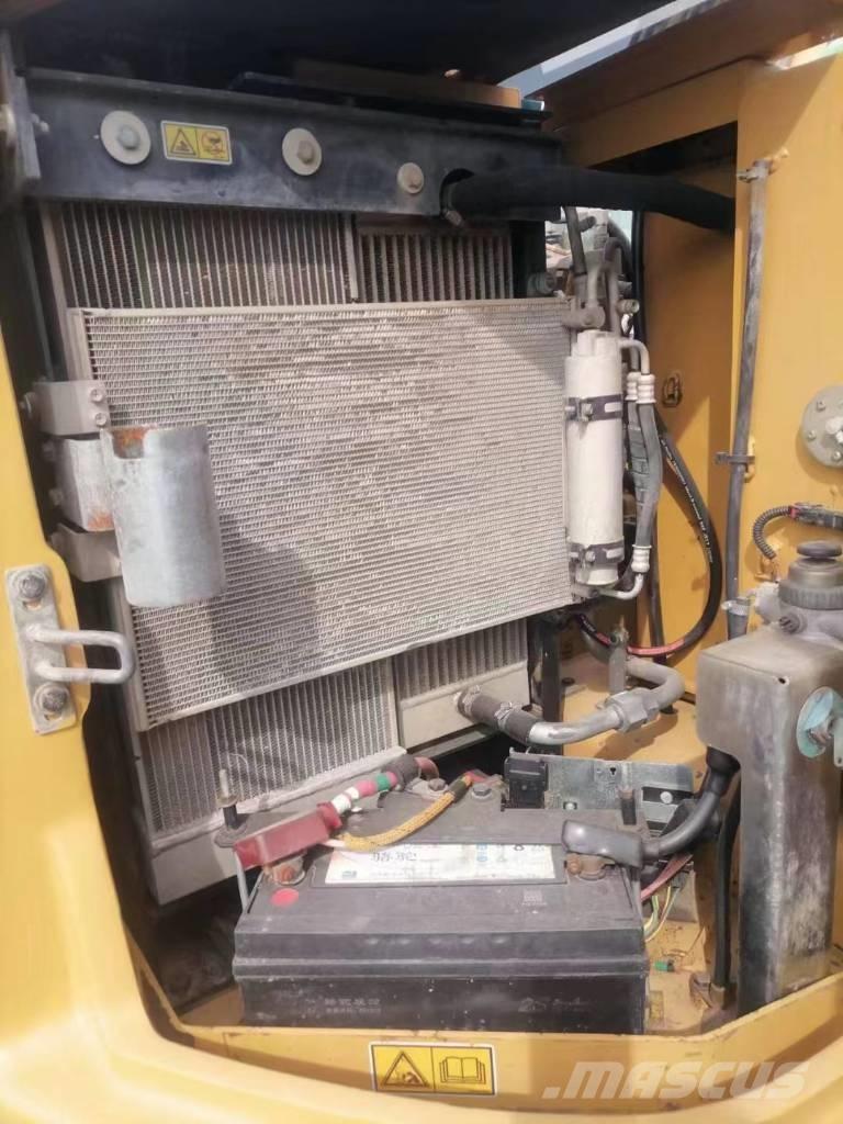 CAT 307E2 Midi rýpadla 7t - 12t