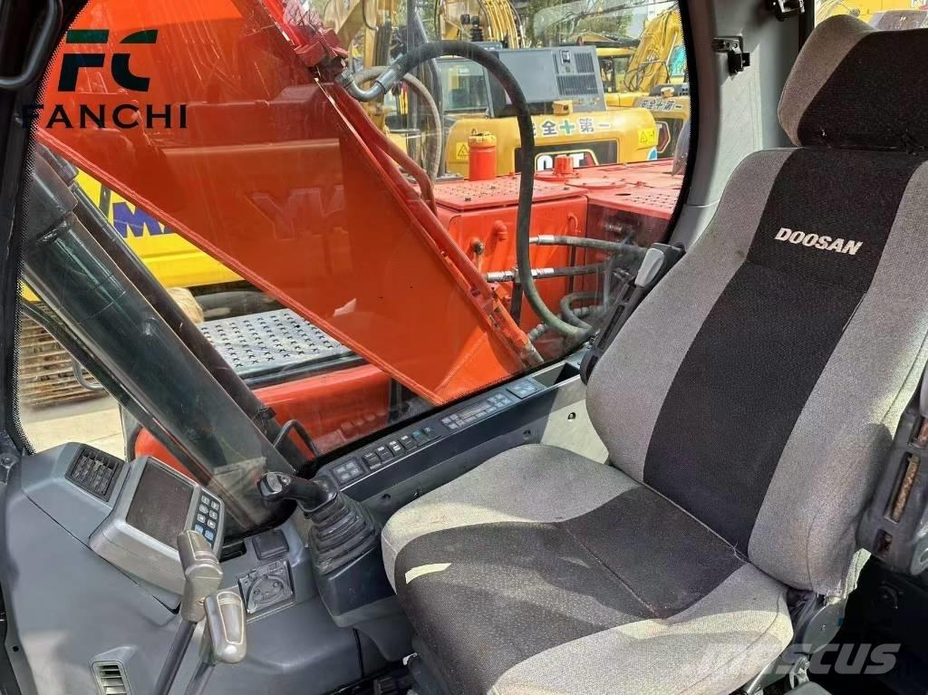 Doosan DX 140 LC Pásová rýpadla