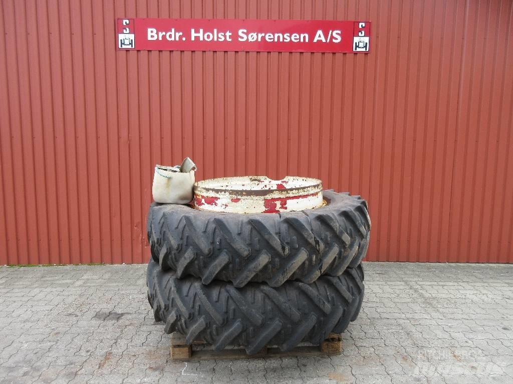 Schaad 16.9-38 Pneumatiky, kola a ráfky