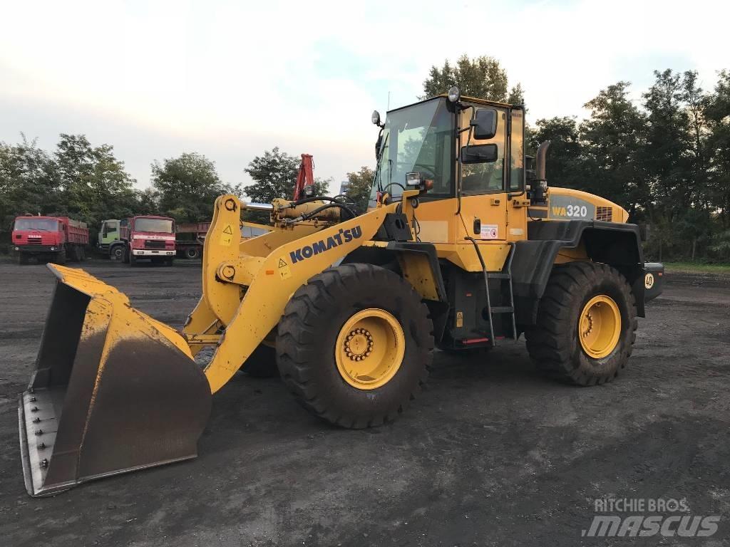 Komatsu WA320-5H Kolové nakladače
