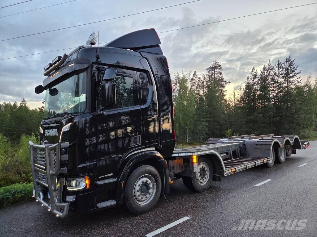 Scania R 450 Nákladní automobily pro přepravu lesních strojů