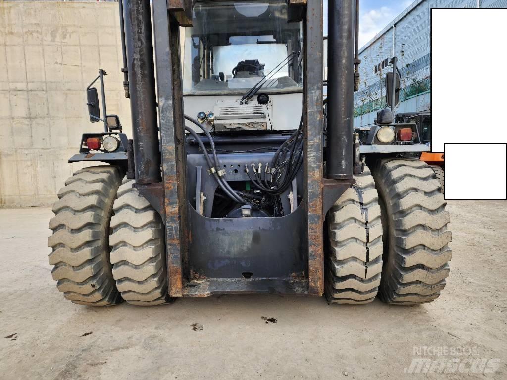 Kalmar DCE 330-12 Dieselové vozíky