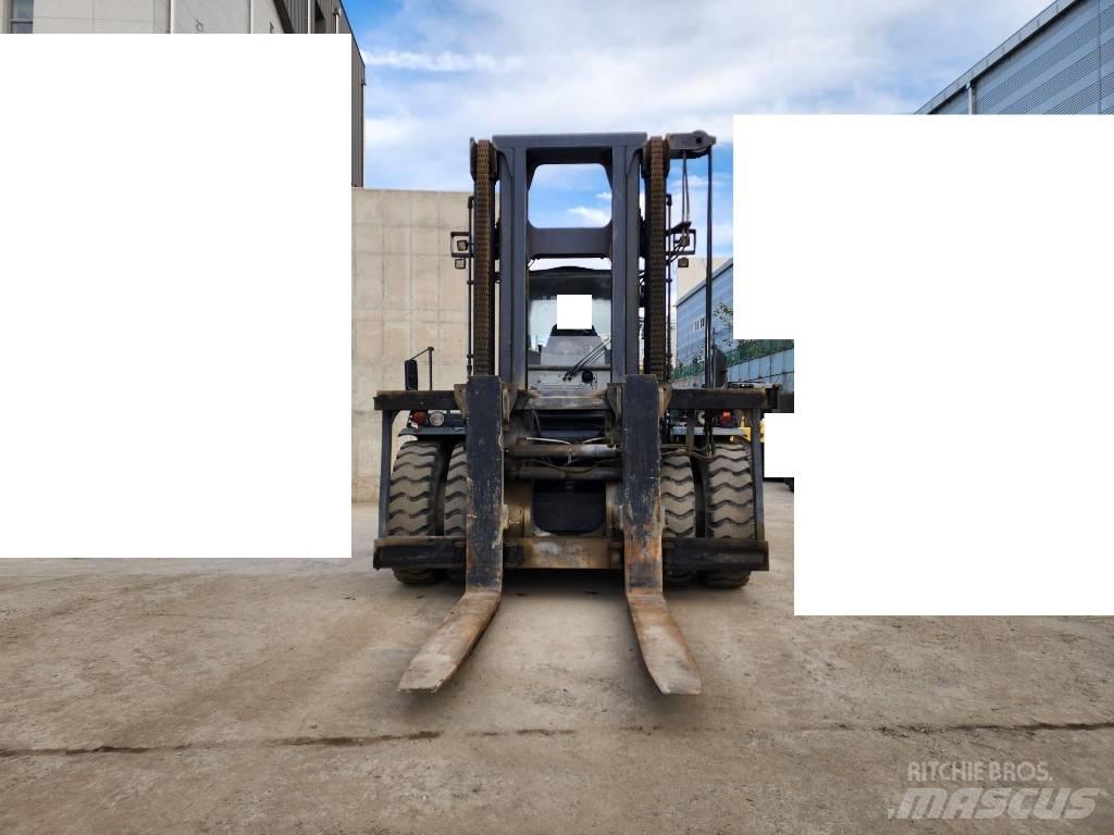 Kalmar DCE 330-12 Dieselové vozíky