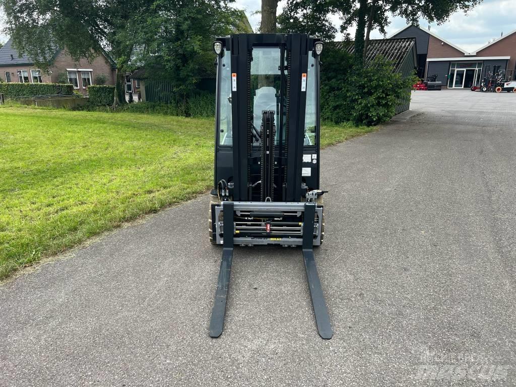 Bobcat B 25 X-7 Plus Akumulátorové vozíky