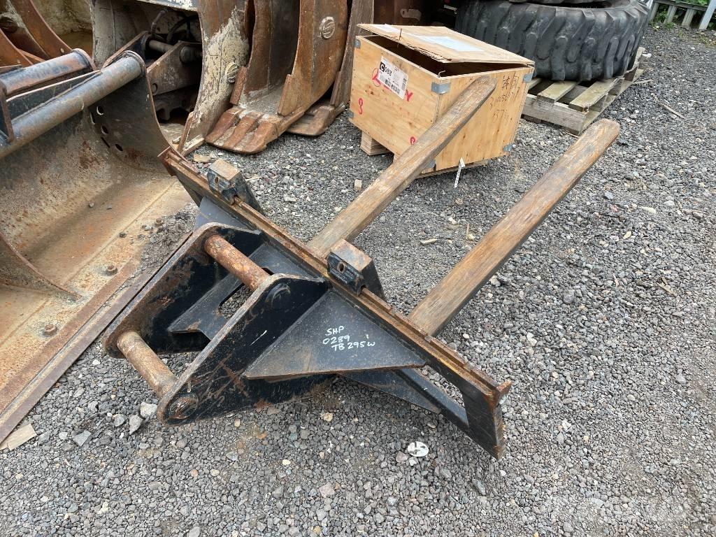 Takeuchi TB 295 W Kolová rýpadla